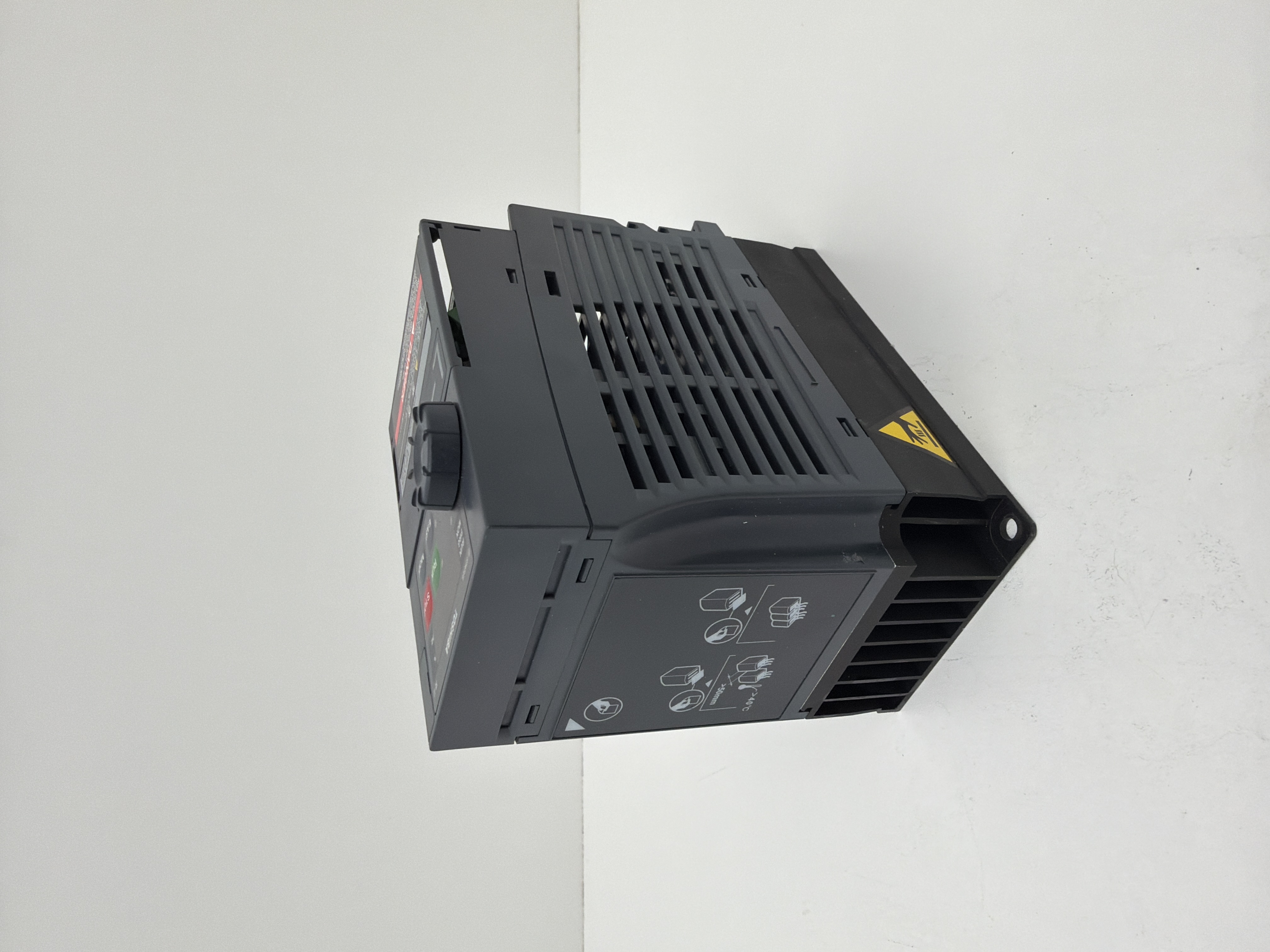 Toshiba VFS15-2007PM-W Transistor Inverter 0.75kW 1.8kVA 1HP 3PH